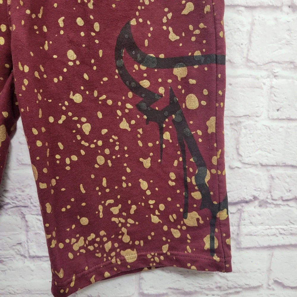 Black Lacquer Paint Splatter Sweatshorts Sz‎ M Maroon Gold Unofficial Bulls Logo